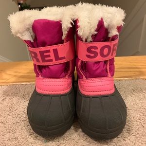 Snow boots